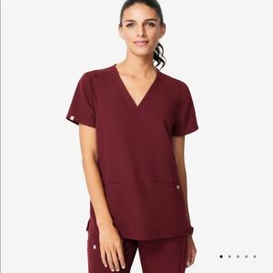 Figs Casma Three-Pocket Scrub Top NEW Burgundy